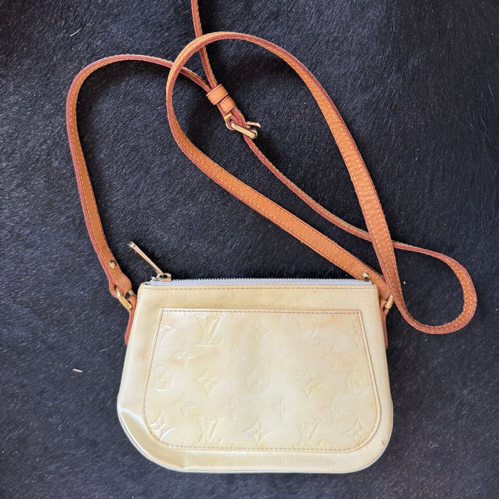 Louis Vuitton Vernis Perle Minna Street Crossbody